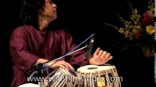 Zakir Hussain and Amjad Ali Khan: jugalbandi in Delhi, 1999