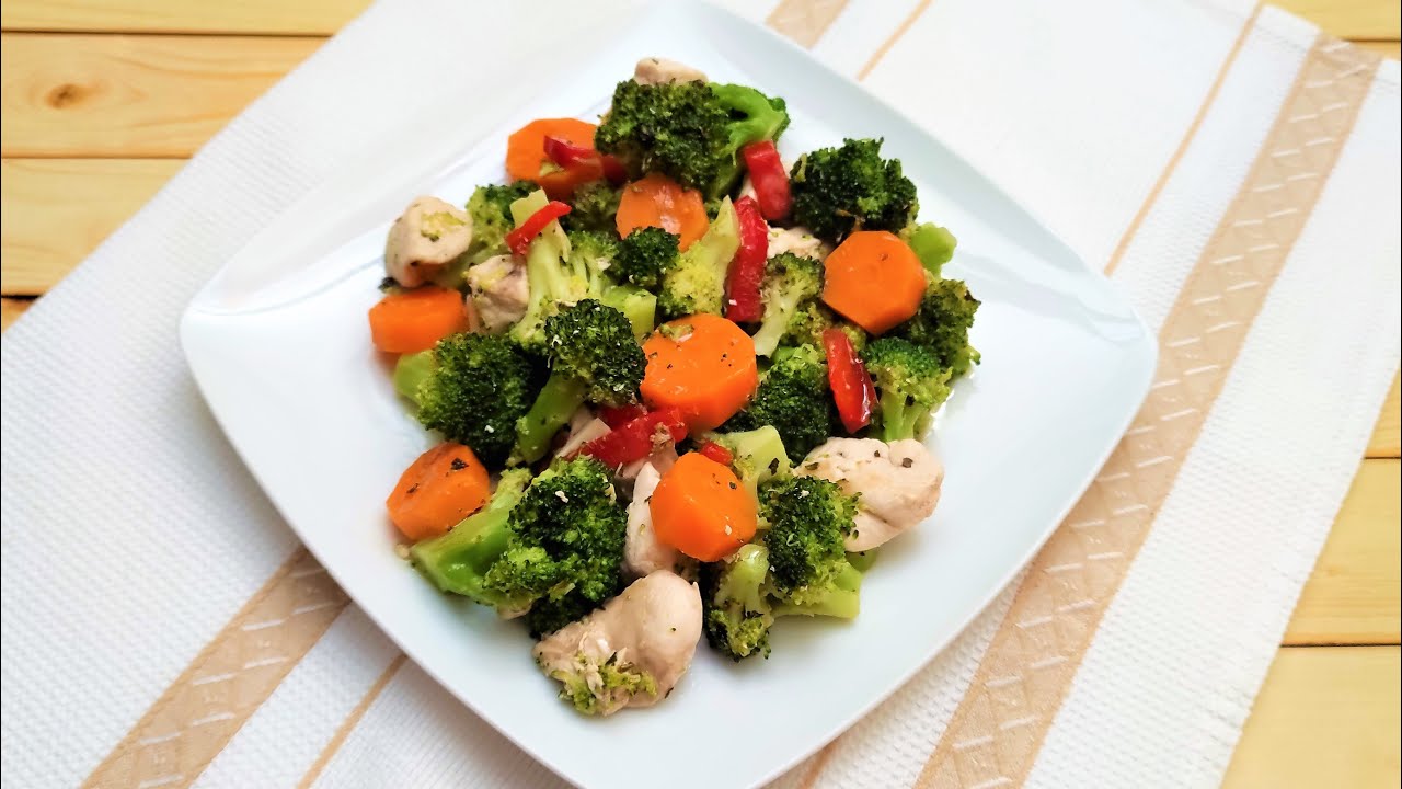 SAUTÉED CHICKEN WITH BROCCOLI AND CARROT- Ideal healthy food for diets (low  in calories) - YouTube