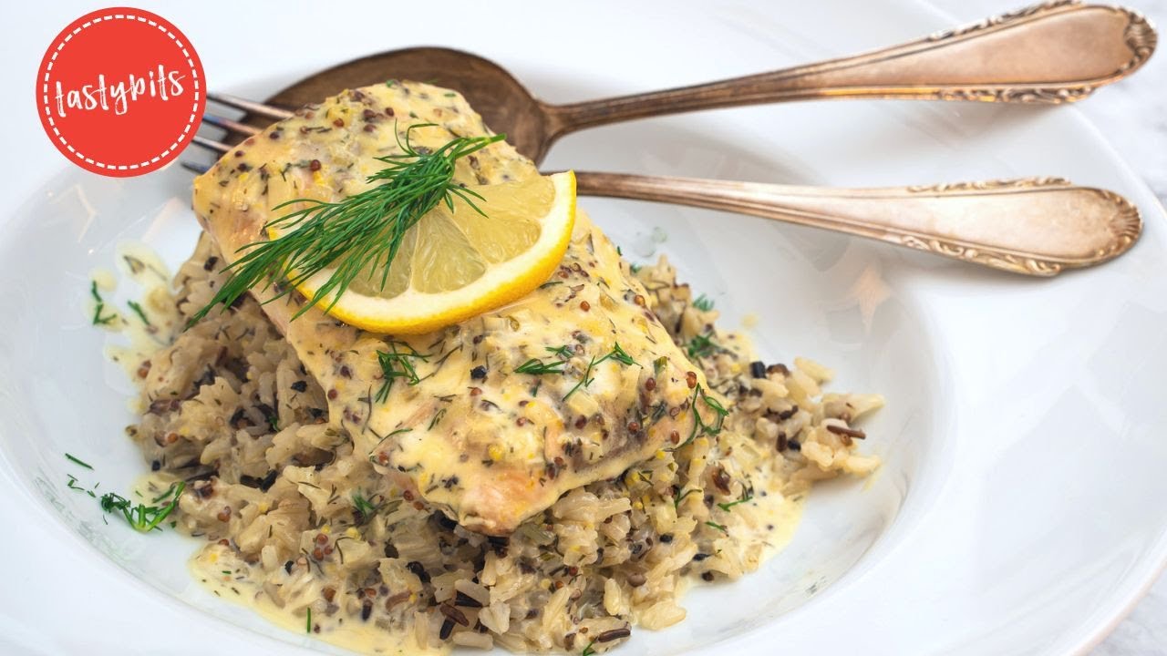 Lachsfilet in Weißwein-Sahne-Sauce (Rezept)