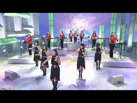 12 Girls Band from a Japanese program featuring BOA - Clip 2: Hana -  花