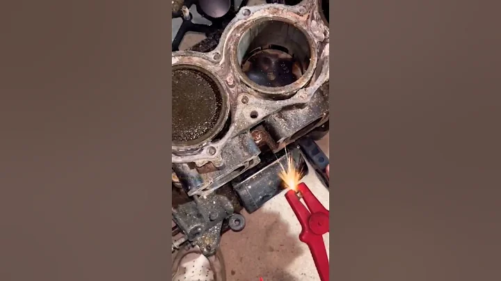 Engine cylinder piston cleaning easily 😃😅 #shorts