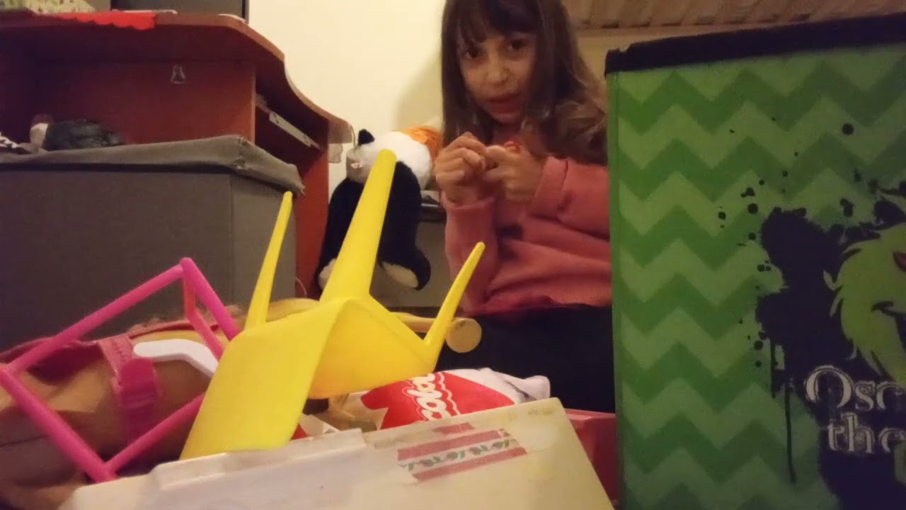 Vi faccio vedere i giocattoli che o ricevuto da babbo natale 