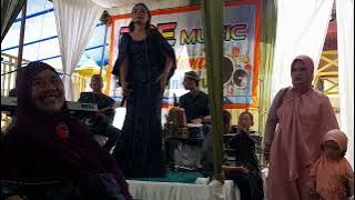 #Live #RBEmusic di WEDDING DEBBY & ARIF,,  Cover TATU #YOLANDHA