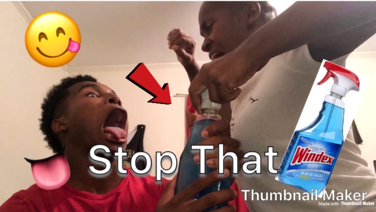 POWERADE IN WINDEX BOTTLE PRANK ON MOMS*SHE FLIPS OUT😋😂 - YouTube