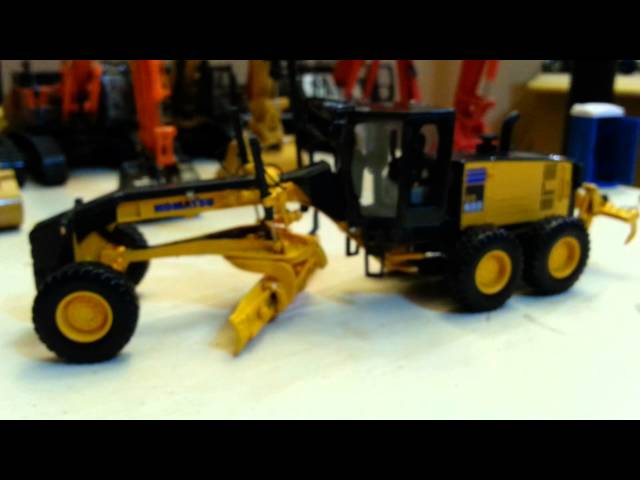 Komatsu GD655-5 Motor Grader by First Gear Review - YouTube