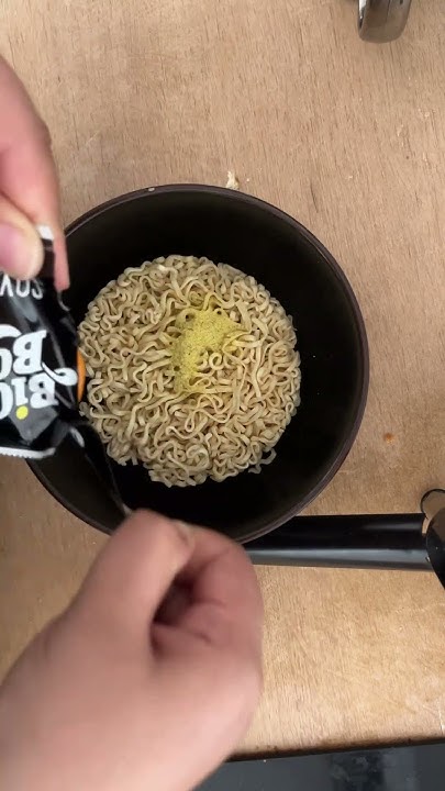 Лапша / Биг Бон #food #асмр #лапша #еда - YouTube