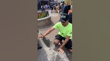 THE SECRET TO PULLING THE SWORD OUT OF THE STONE IN DISNEY WORLD?!