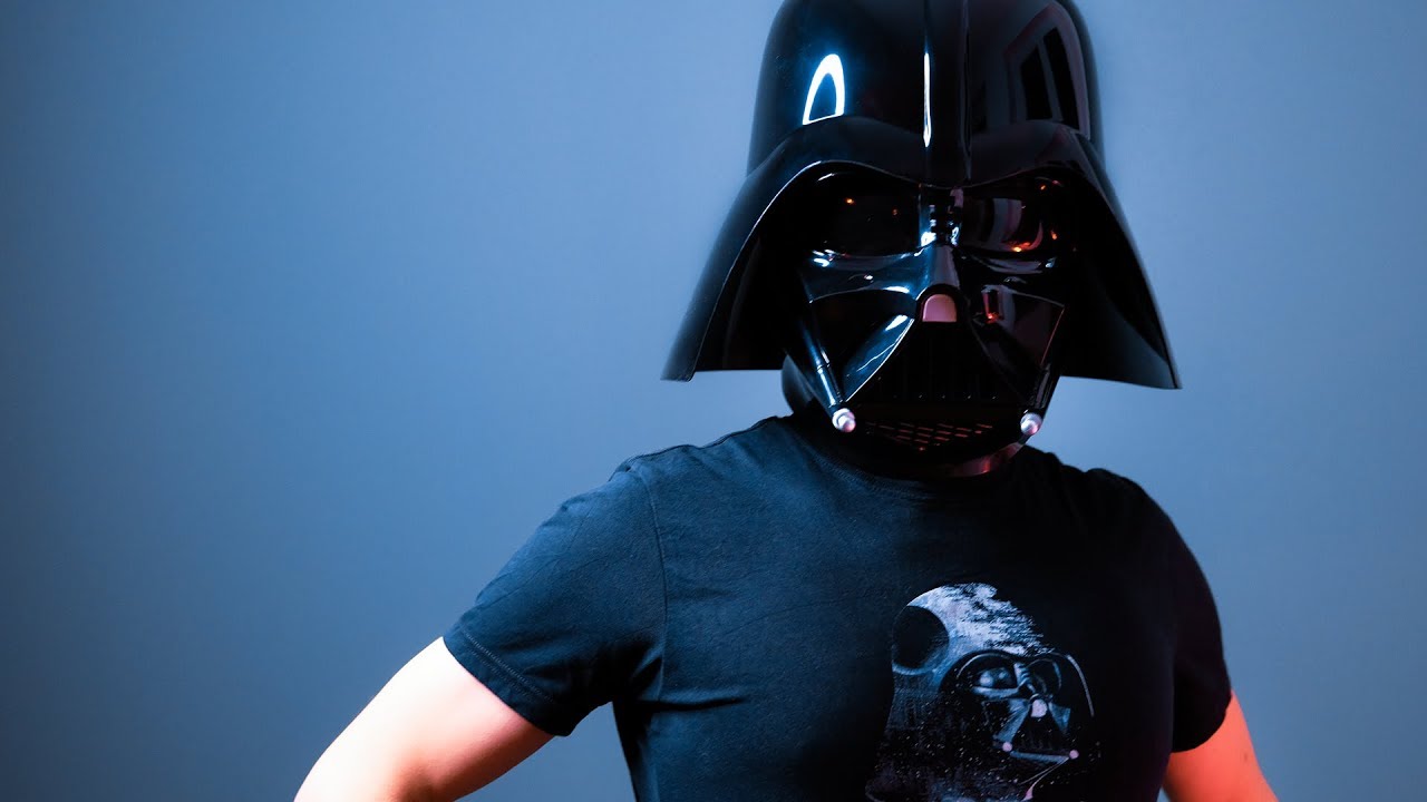 Idool onderwijzen Met name Star Wars: Darth Vader Helm-Replik mit Sound - YouTube