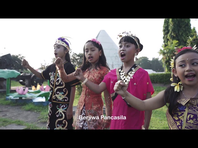 Kami Anak Indonesia (Bhinneka Tunggal Ika) ciptaan Novita Pratika.. Singer Novita Family class=