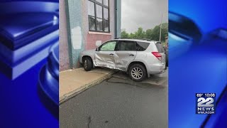Springfield firefighters called to car crash on Liberty Street