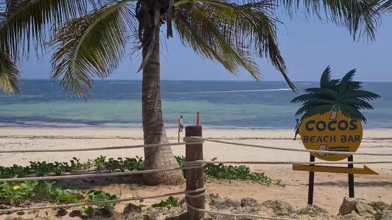 🇰🇪 Beautiful Bamburi Beach.  Indian Ocean. Mombasa. Kenya. 