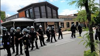 Walking Elmhurst, Rego Park, NY Police Presence in response to reported looting Queens Center Mall