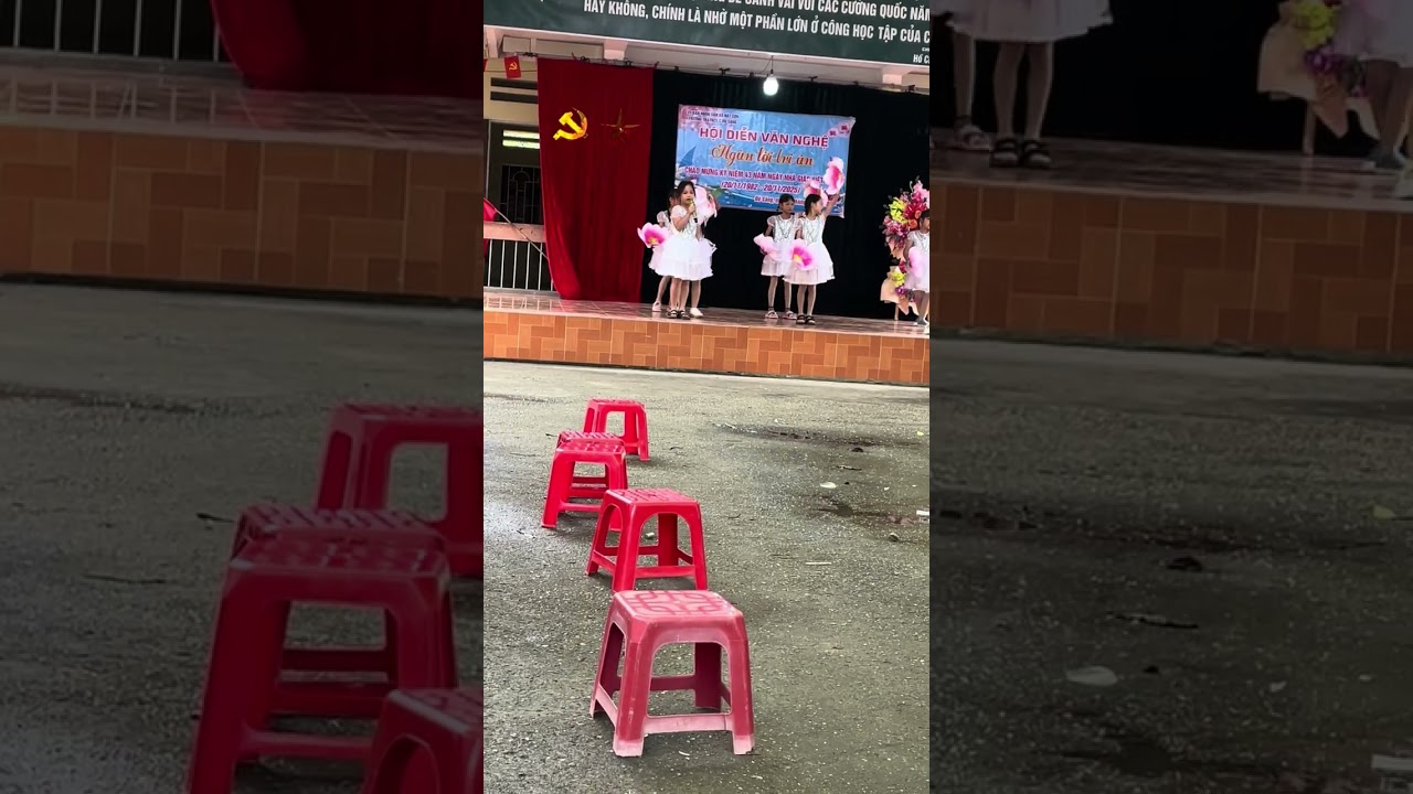 Văn nghệ lớp 4 trường tiểu học Đú Sáng 