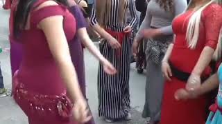 Turkish girls dance