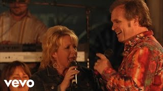 Video thumbnail of "Jeff & Sheri Easter, Steve Easter - Livin' in the Rain [Live]"