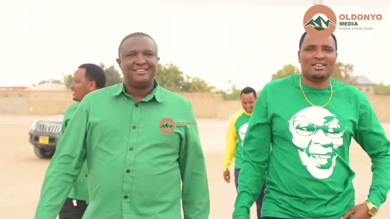 MAELFU YA WANANCHI WAJITOKEZA KUMSINDIKIZA OLE MILYA KUCHUKUA FOMU YA UBUNGE SIMANJIRO.