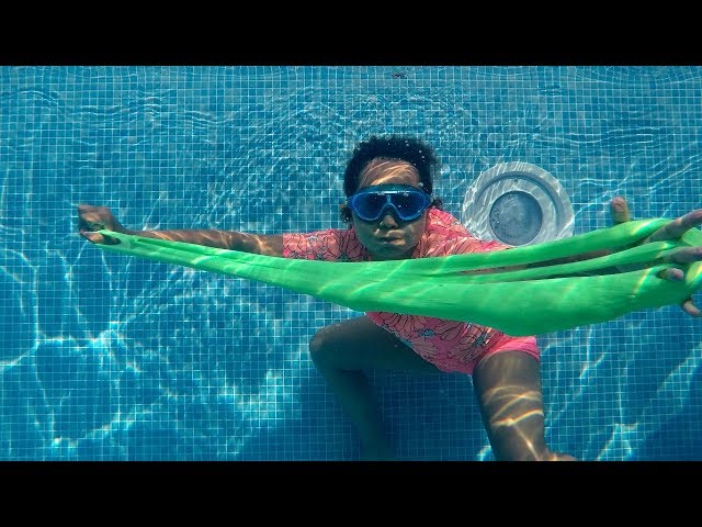 TIANA SWIMMING WITH GIANT SLIME DEEP UNDERWATER!!