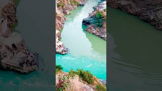 Devprayag Alaknanda & Bhagirathi River Sangam #ganga #devprayag #devprayagsangam #2rivermeet #sangam