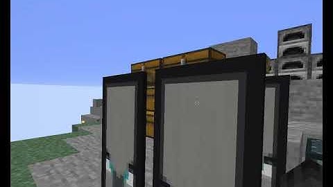 A glitch of minewind. The helmet disapearing glitch