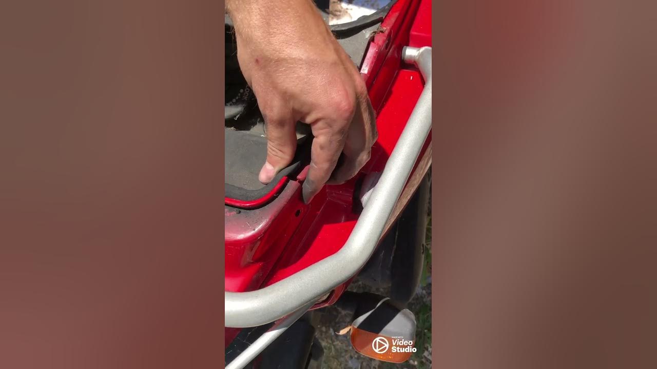 Yamaha Zuma open seat without keys, works for 20022011 Yamaha Zuma