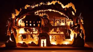 Beleuchteter Schwibbogen Mit Bewegten Elementen