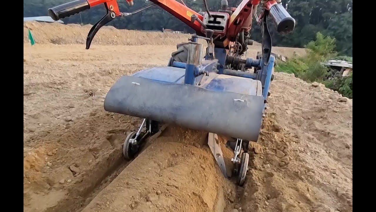 경운기용 두둑성형기 제작판매하고 있읍니다 (문의:010-3660-7646). 일반축, 장축 두가지 제품이 있습니다.