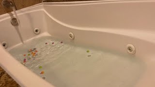 Bathtub Filling ASMR // Two Rabbits 🐰 Watch Balls 🔴🟣🔵🟢🟡🟠 Floating 3 Hour Loop