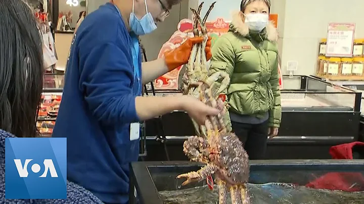 Shanghai Citizens Shop for Lunar New Year | VOANews - DayDayNews