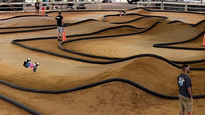 Kyosho MP10Te (1/8th Electric Truggy) 1st Qualifie...