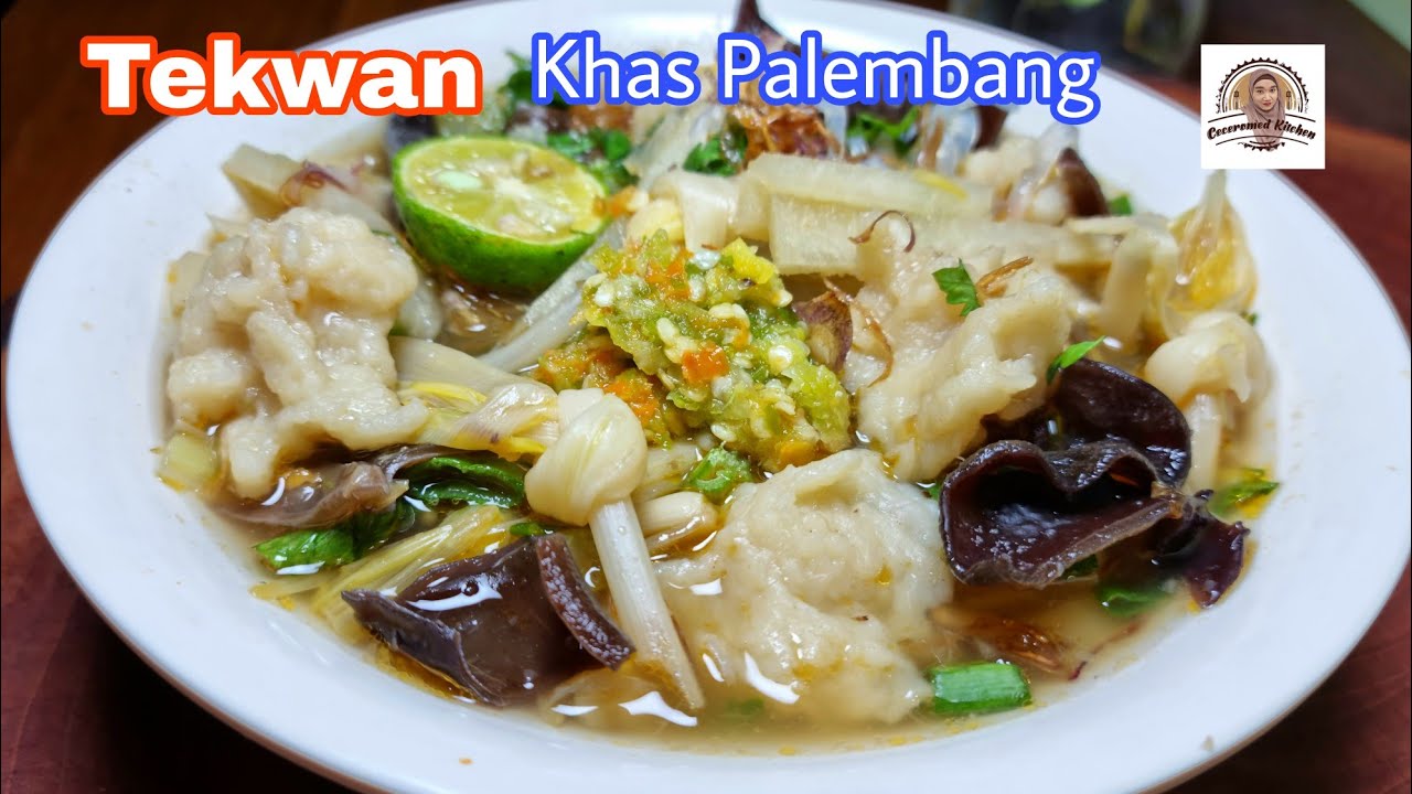 Tekwan Khas Pelambang Komplit dengan Kuah Kaldu Udang