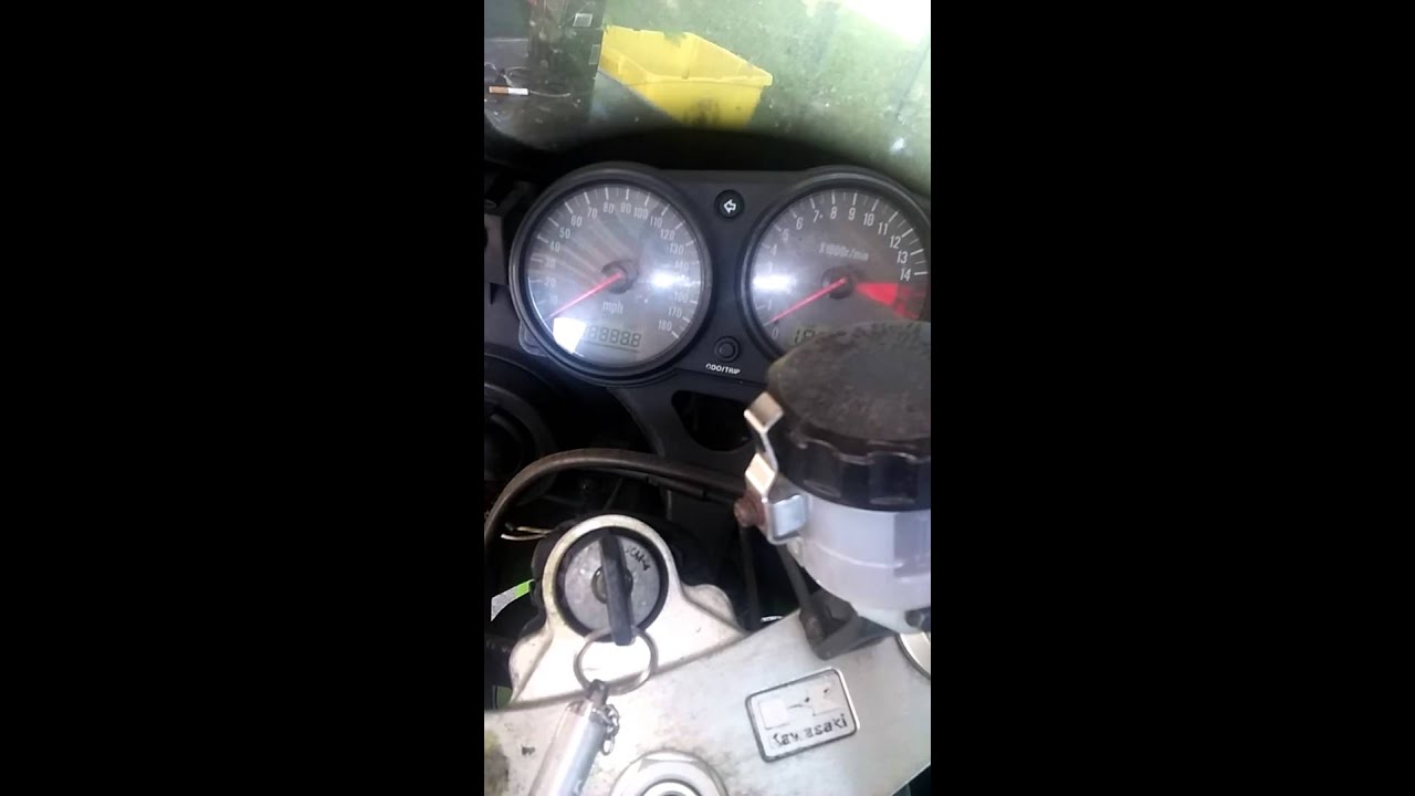 Rough idle 2000 zx6r someone help lol YouTube