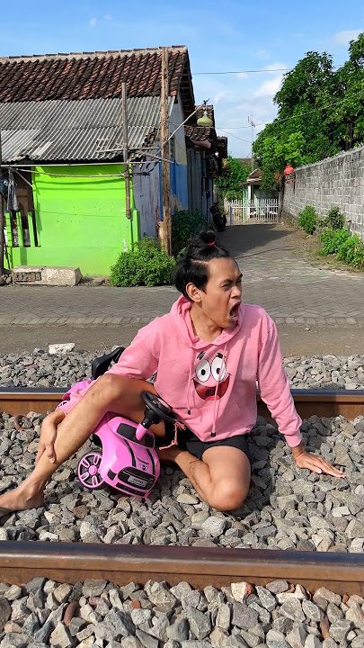 Cepat Lari Asep 😱 🚂🚃🚃