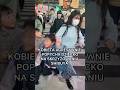 KOBIETA AGRESYWNIE TARANUJE DZIECKO NA SKRZYŻOWANIU SHIBUYA W TOKYO!!