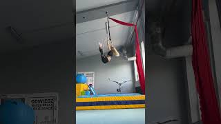 Dynamic transition aerial hoop