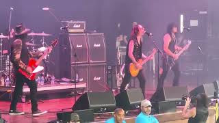 Watch LA Guns Crawl video