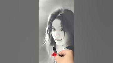How to draw a beautiful girl sketch with charcoal pencil in 3 sec surprise #drawing #shorts #arte