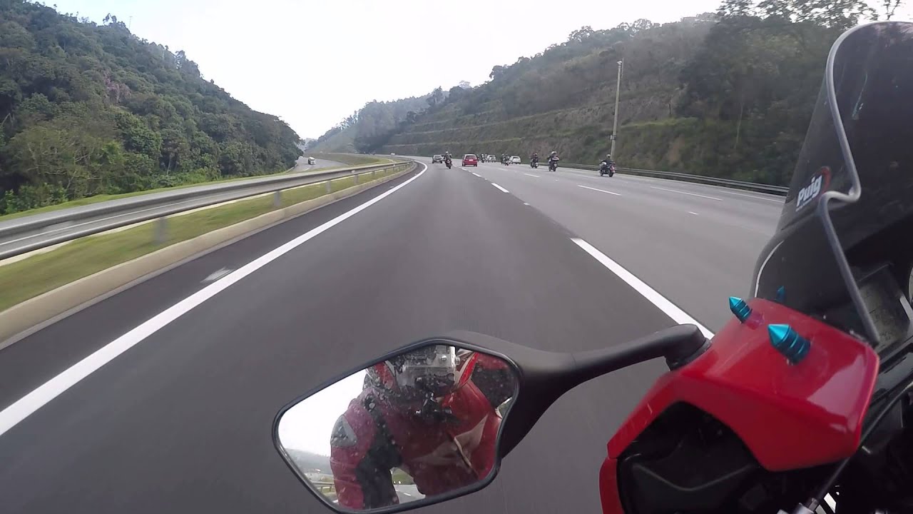 THIAGO DEGAN CBR1000RR FIREBLADE RED - SAINDO DO POSTO E ACELERANDO COM ALGUMAS MOTOS