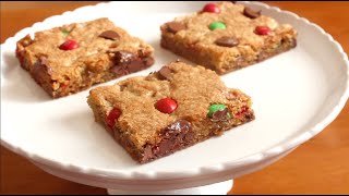 Brown Butter Christmas M&M Cookie Bars | #HolidayBaking