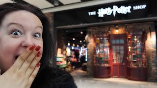 🎥 EXCLUSIVE - TERMINAL 5 HEATHROW AIRPORT OFFICIAL HARRY POTTER FULL SHOP TOUR | VICTORIA MACLEAN