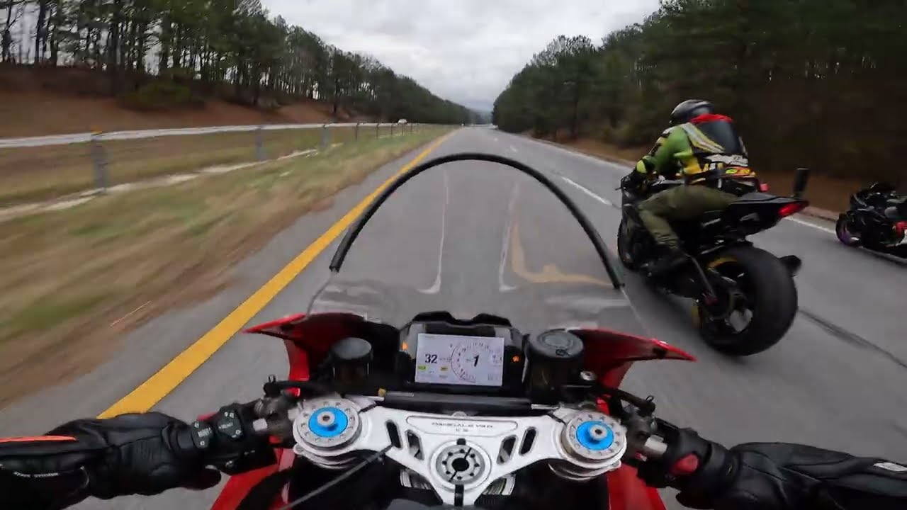 SUZUKI GSXR 1000R vs DUCATI V4R vs HAYABUSA 🔥