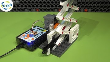 Gigo S4A PROGRAMMING BRICKS  #1204 Model 3 Lifting Platform  Model 4 Walking Robot Product