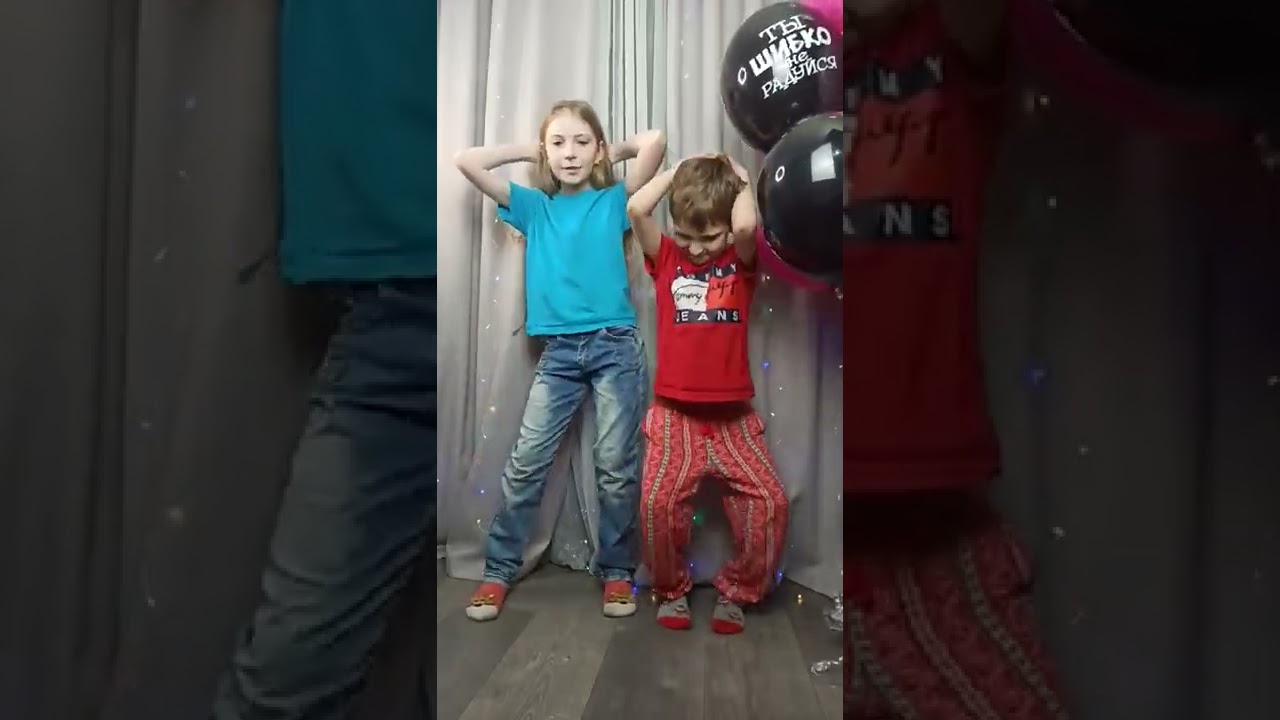 Какой-то новый танец от Viki Bear Show