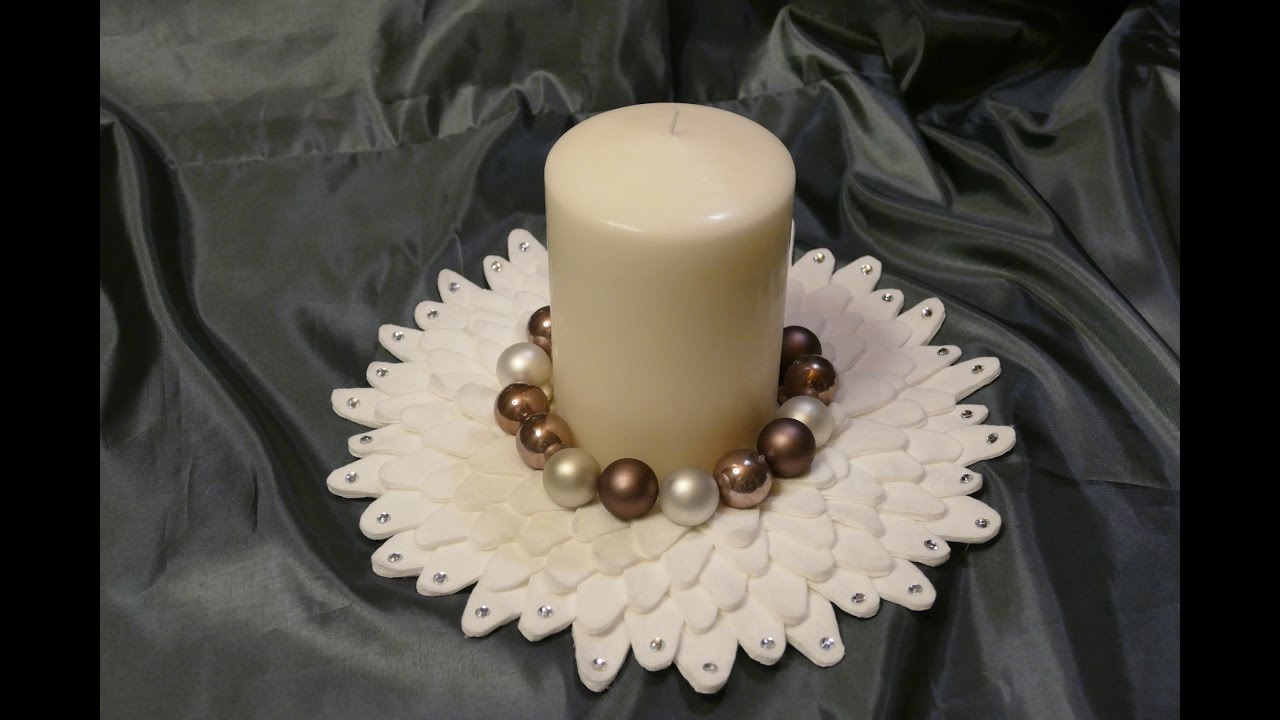 Kranz basteln aus Wattepads und Weihnachtskugeln – einfach