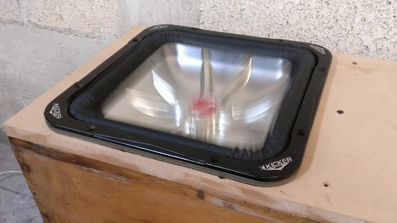 Kicker L5 demo - YouTube