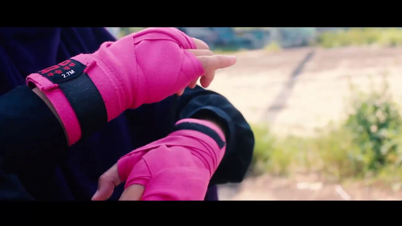 WANITA BERCADAR BELA DIRI BOXING