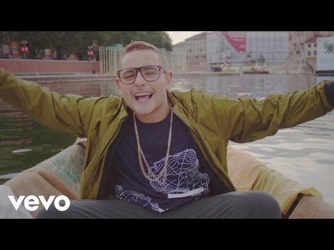 Rocco Hunt - Ft. Maccio Capatonda - Signorhunt