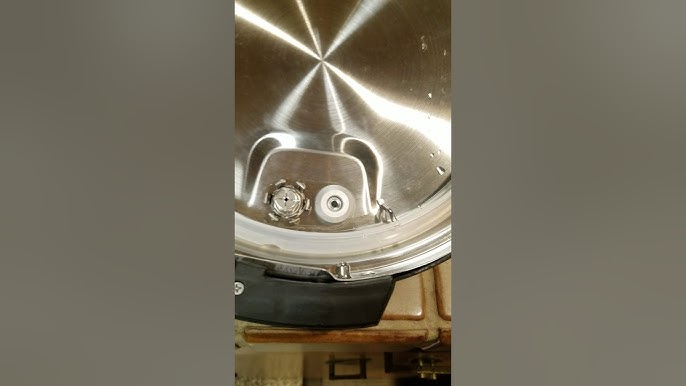 given to me but missing bobber valve anyone know how I can fix it as it's  pretty well new ?? : r/PressureCooking