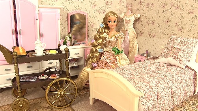 Garde-Robe de Barbie Vêtements et Accessoires Placard de Poupées 