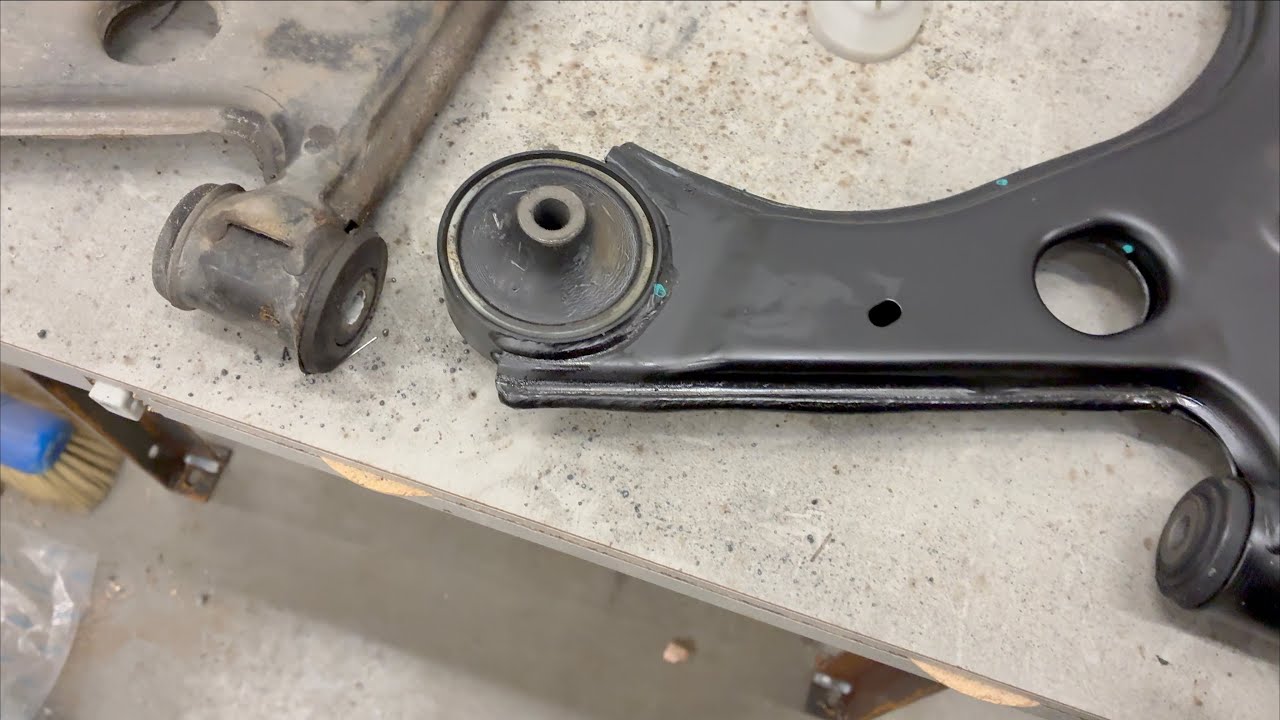 Tömör szilentes lengőkar a Fiat Lineába 