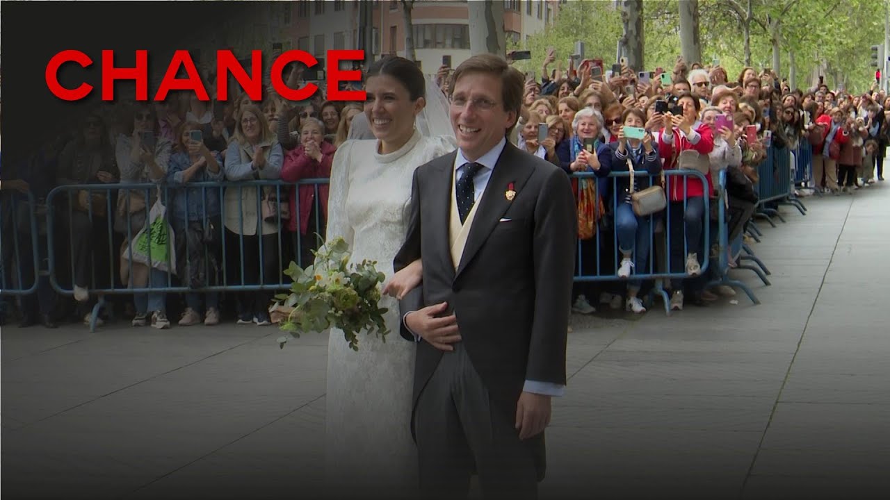 Almeida y Teresa Urquijo muestran sus 'looks' clásicos para darse el 'sí, quiero'